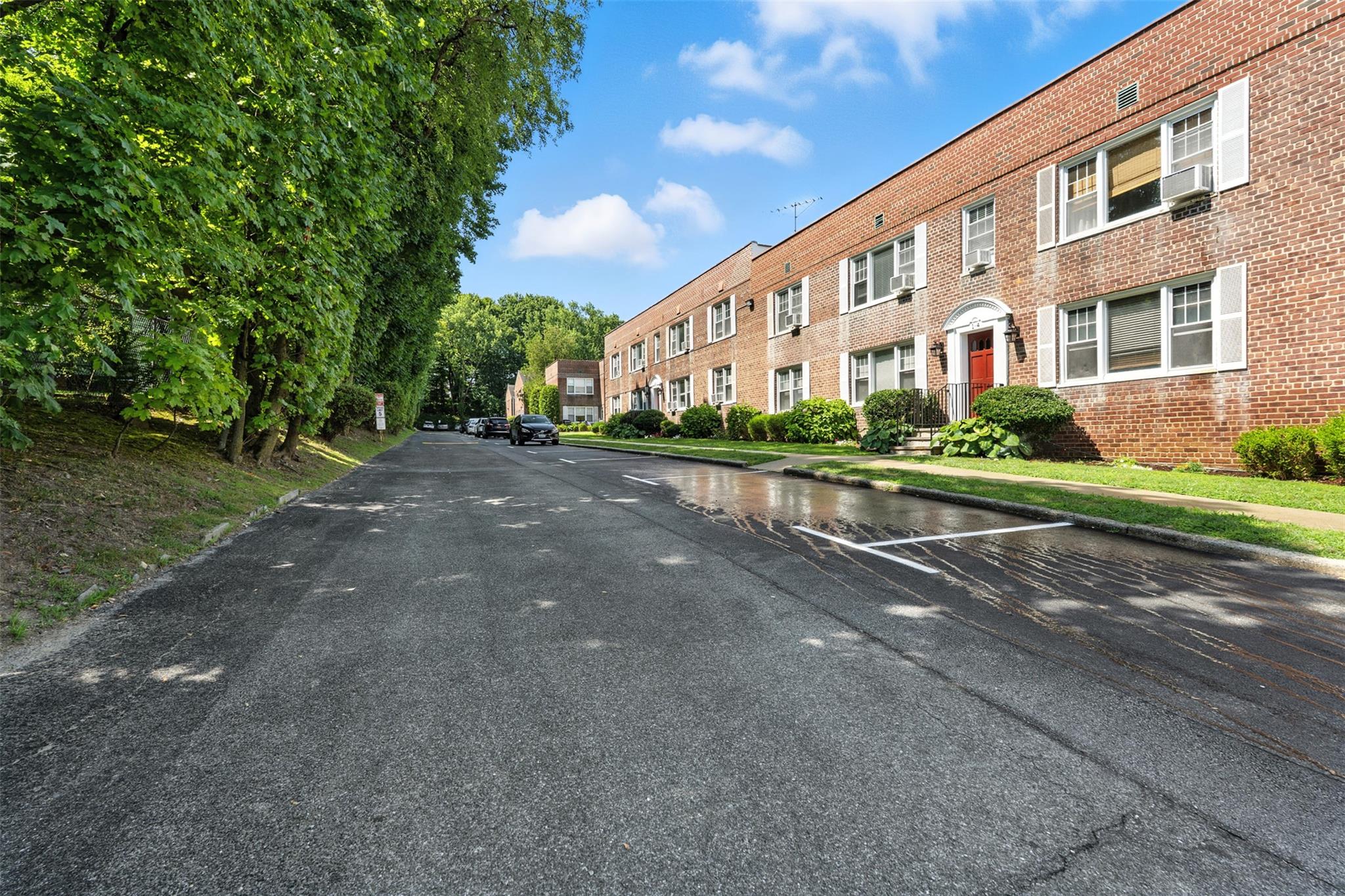 14 Soundview Avenue # 8, White Plains, NY 10606