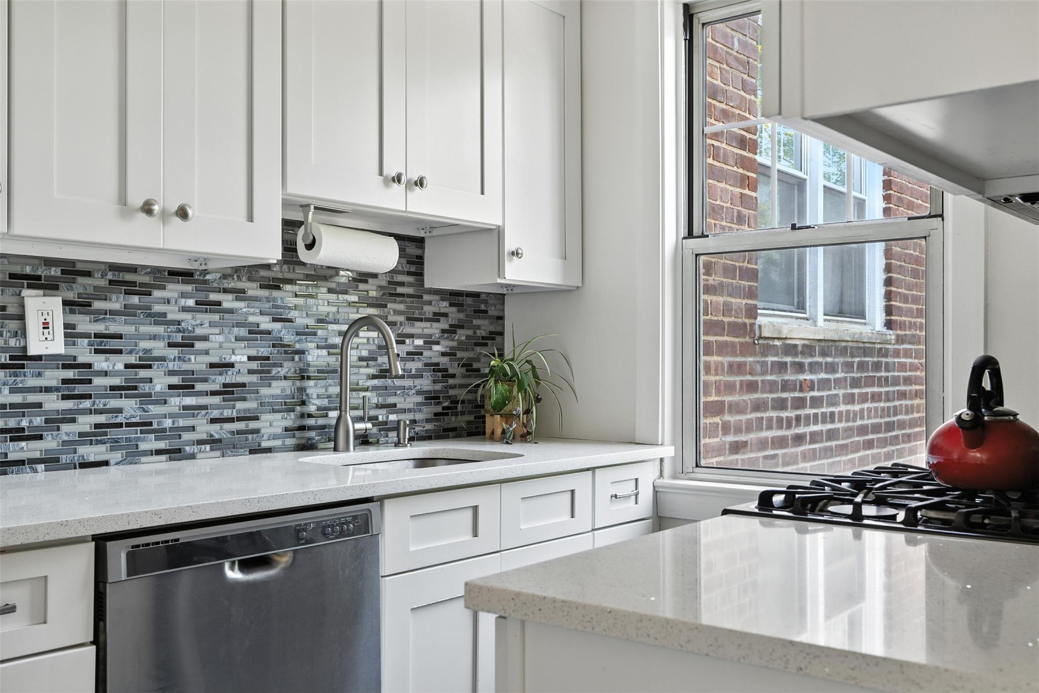 14 Soundview Avenue # 8, White Plains, NY 10606