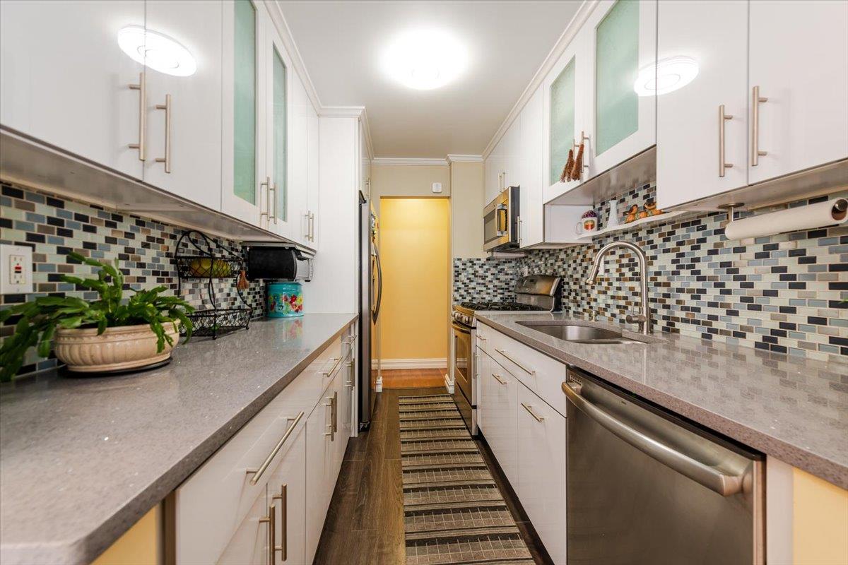 88-25 155 Avenue # 3D, Howard Beach, NY 11414