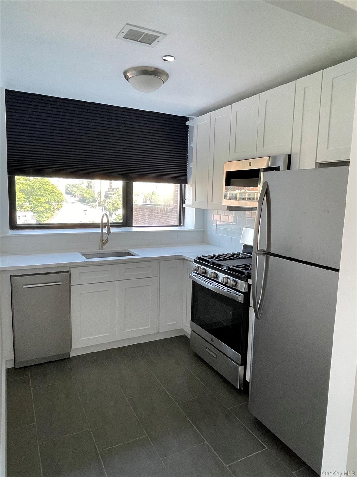 23 Water Grant Street # 10 E, Yonkers, NY 10701