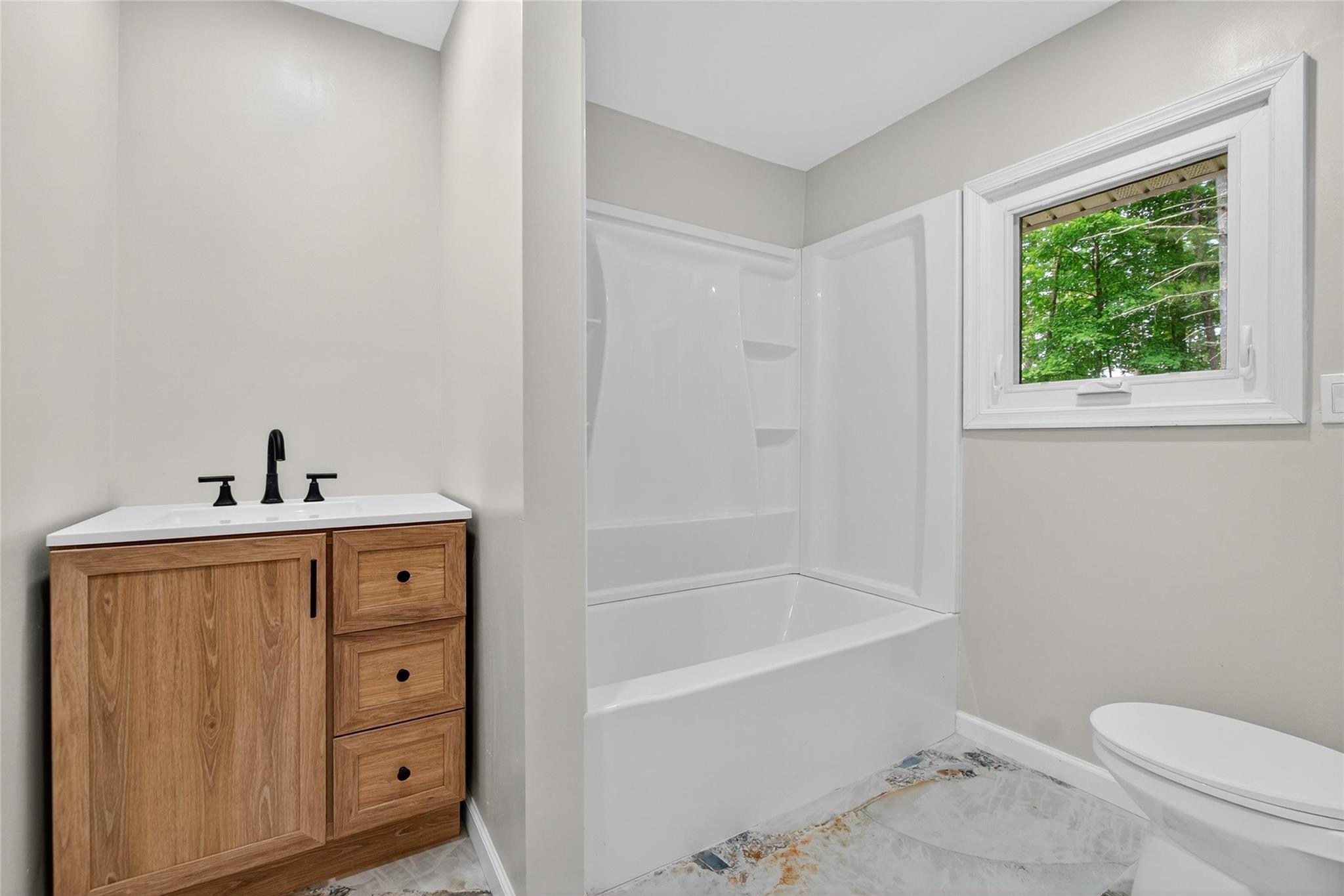 52 Luxton Lake Road, Narrowsburg, NY 12764