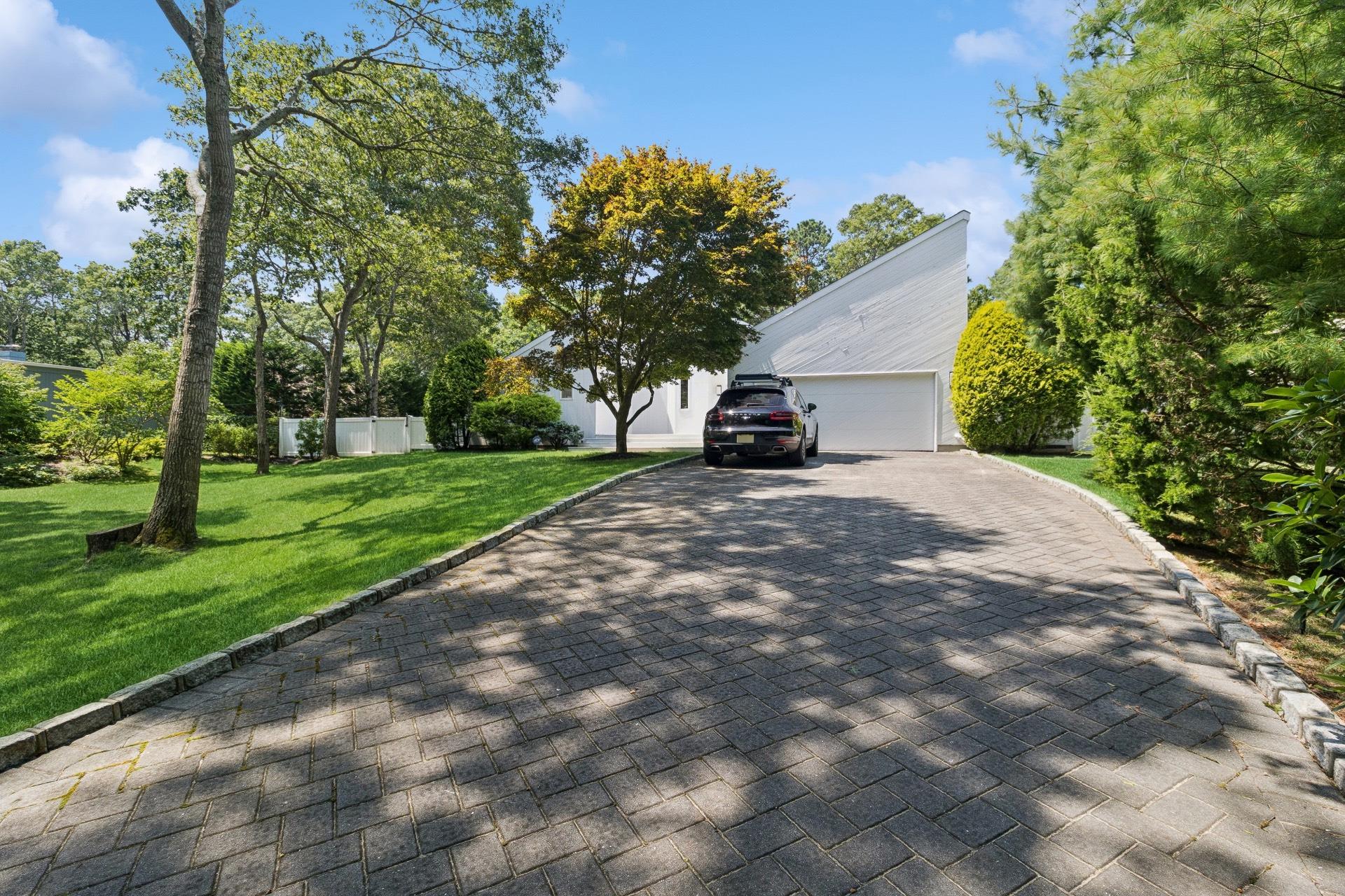 41 Cormorant Drive, Hampton Bays, NY 11946