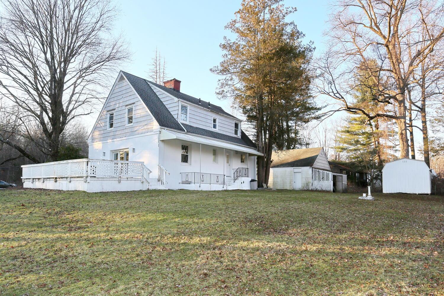 616 Chestnut Ridge Road, Chestnut Ridge, NY 10977
