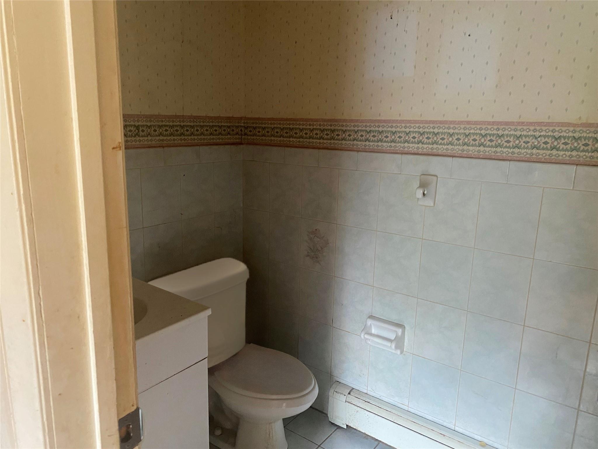 1 Lewis Place, Lynbrook, NY 11563