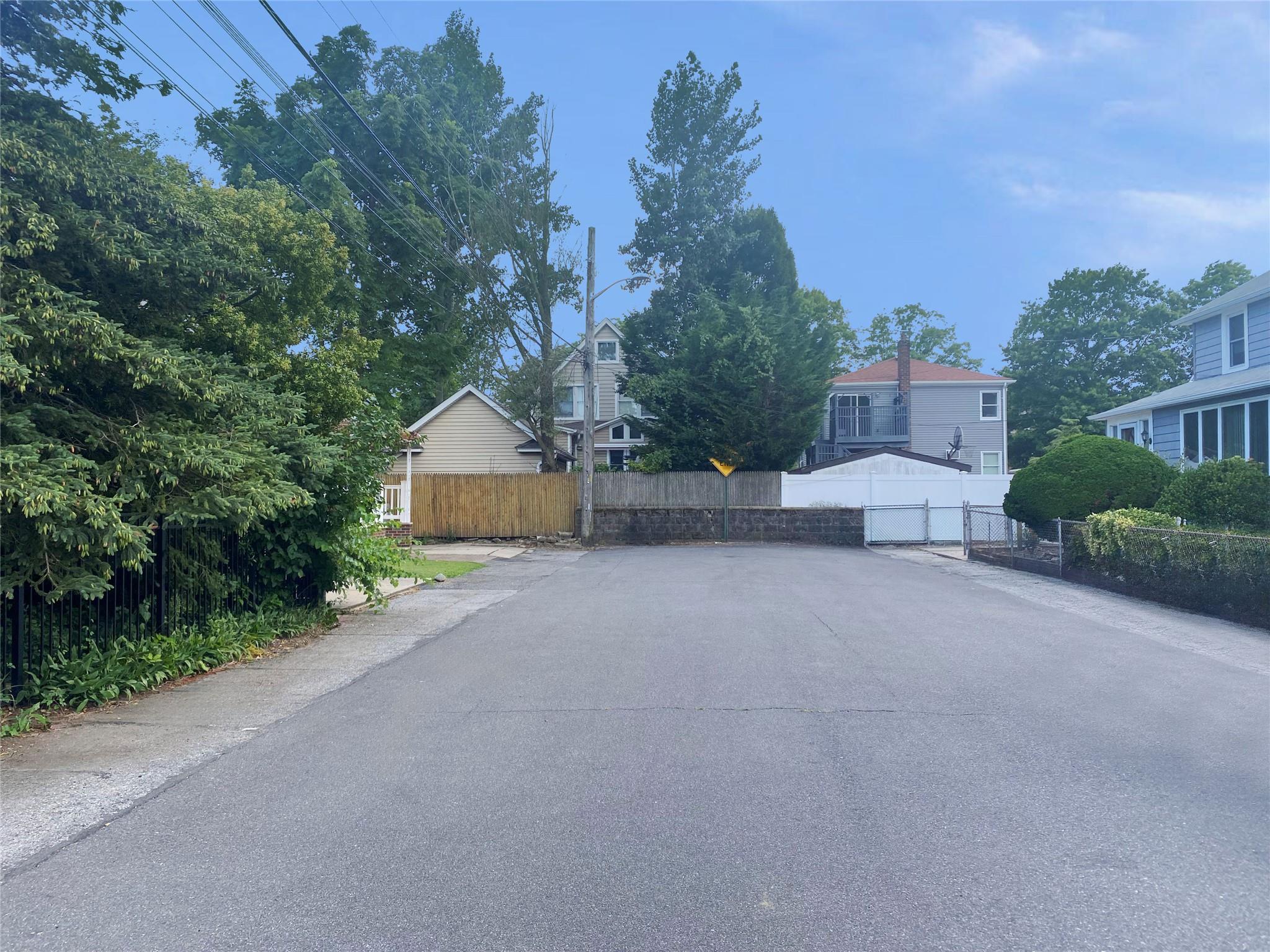 1 Lewis Place, Lynbrook, NY 11563