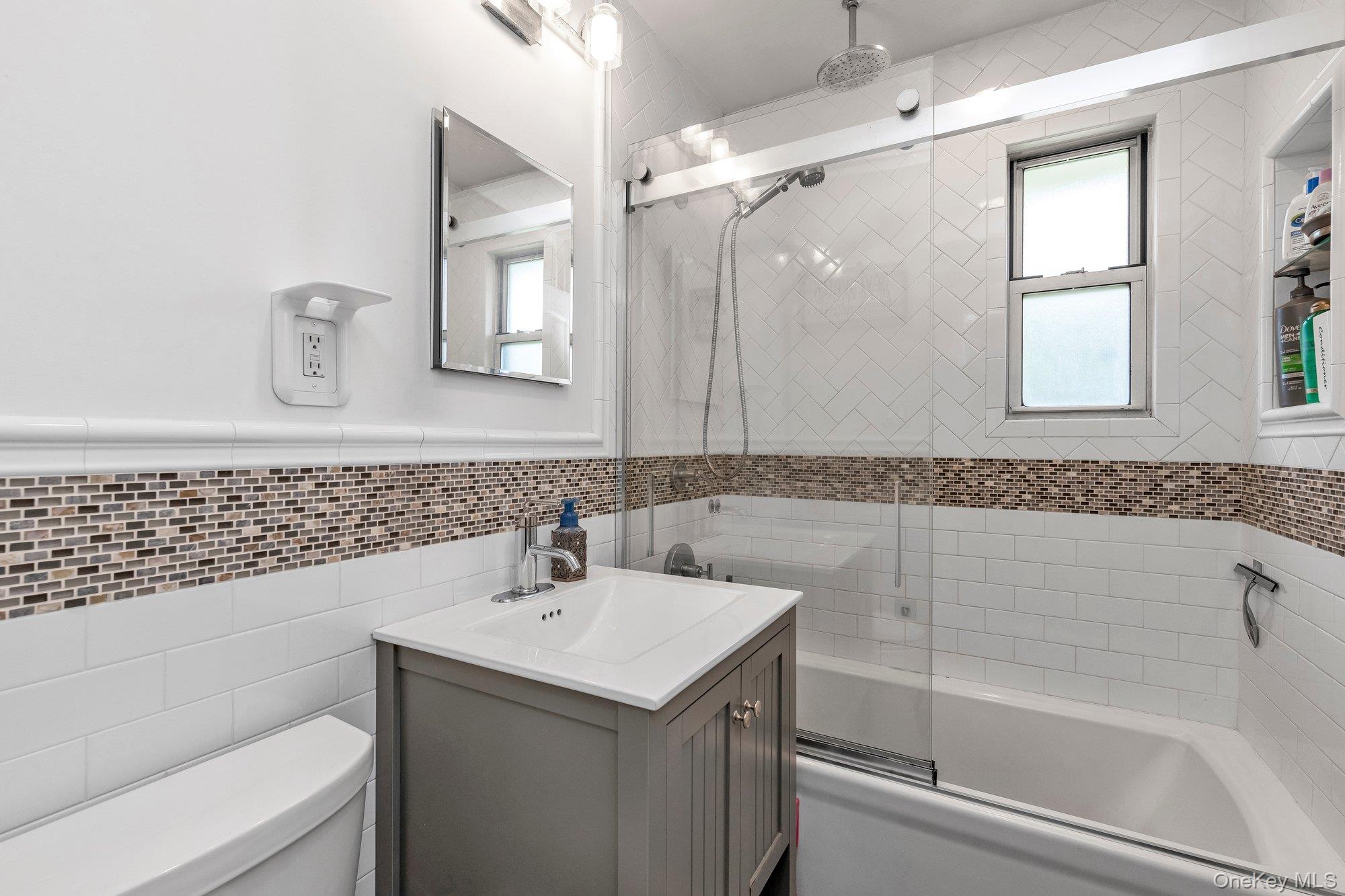 8224 Langdale Street # 138B, New Hyde Park, NY 11004