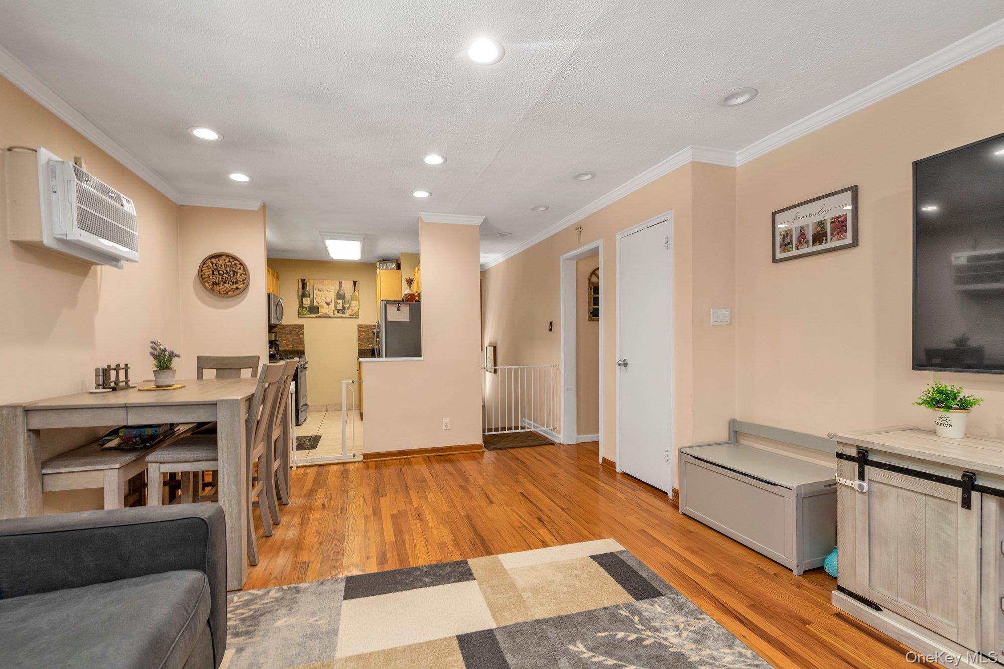 8224 Langdale Street # 138B, New Hyde Park, NY 11004