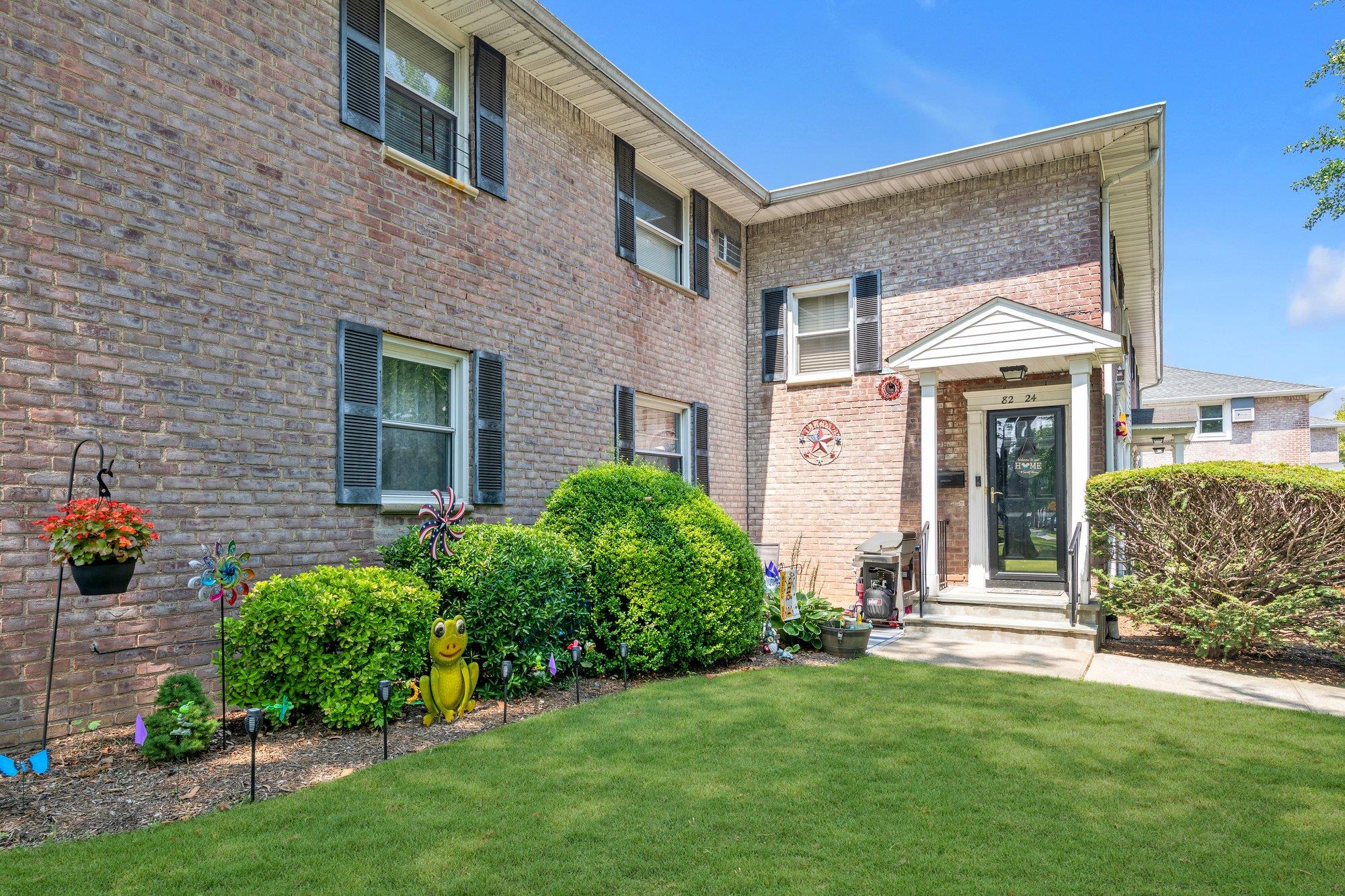 8224 Langdale Street # 138B, New Hyde Park, NY 11004