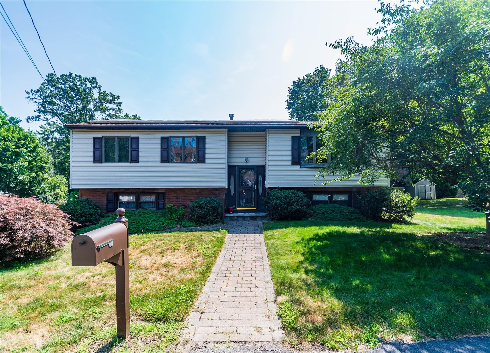12 Oxford Road, New Windsor, NY 12553