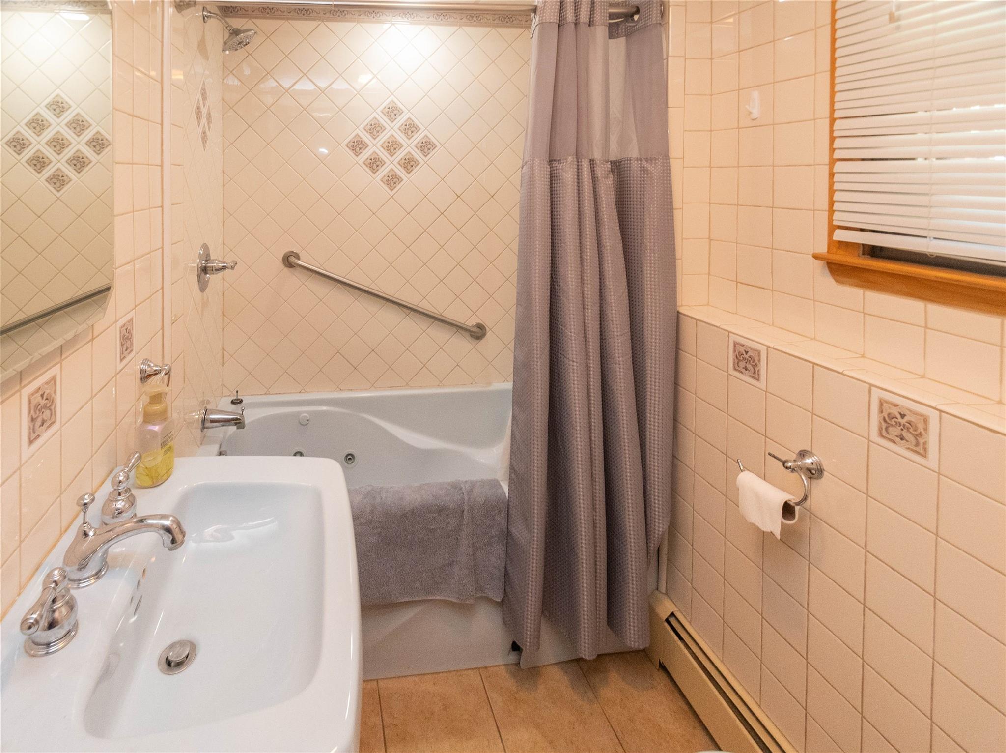 12 Oxford Road, New Windsor, NY 12553