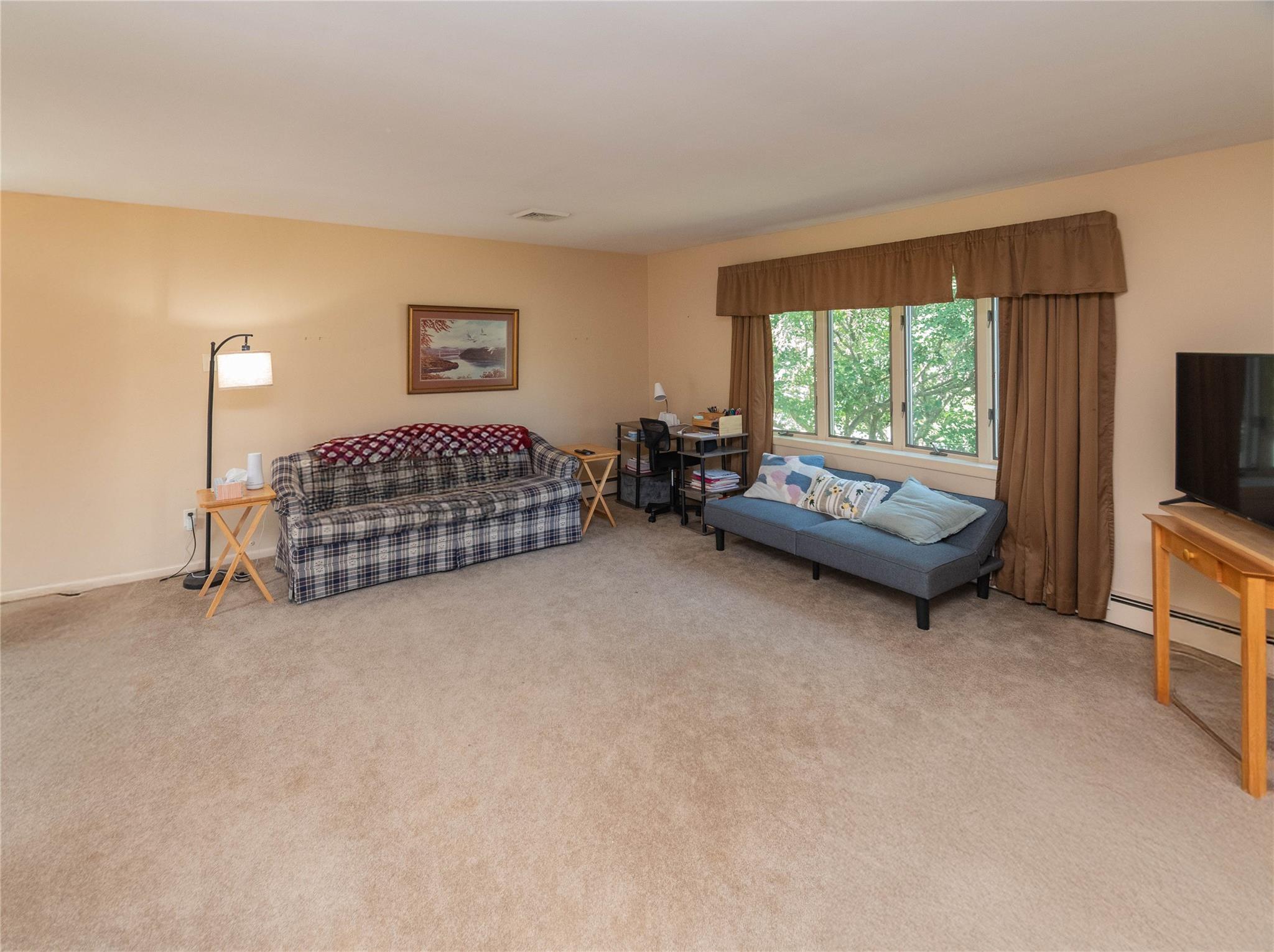 12 Oxford Road, New Windsor, NY 12553