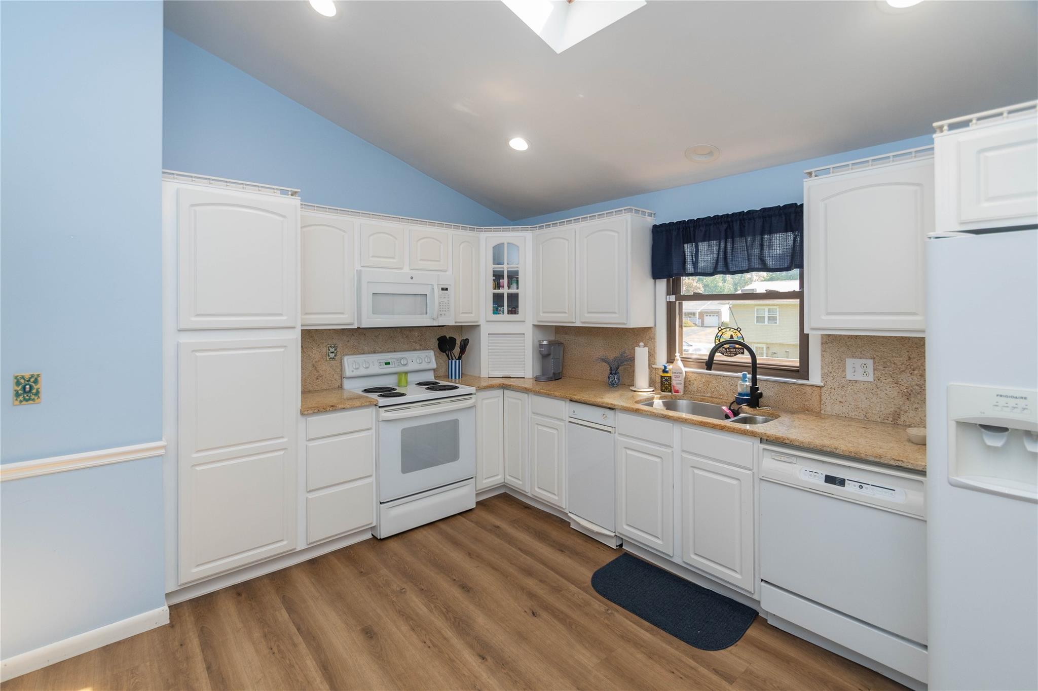 12 Oxford Road, New Windsor, NY 12553