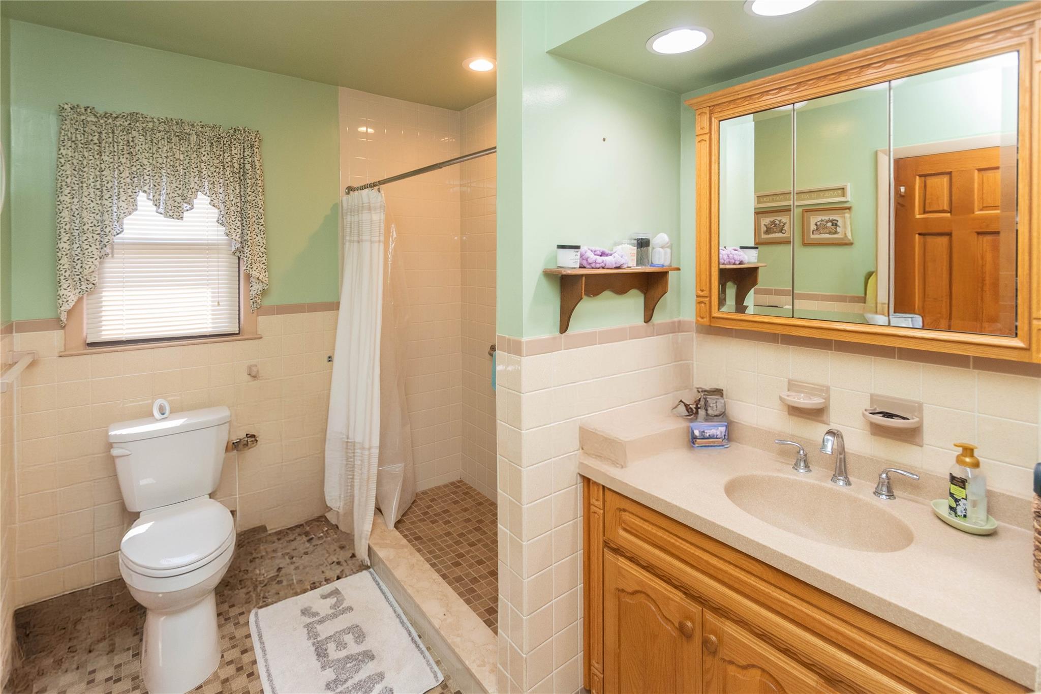 12 Oxford Road, New Windsor, NY 12553