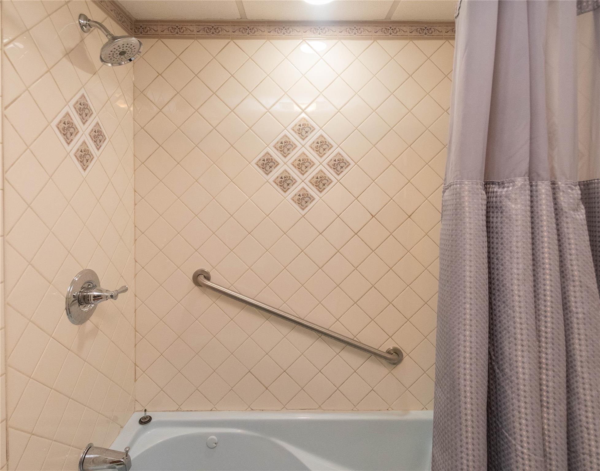 12 Oxford Road, New Windsor, NY 12553