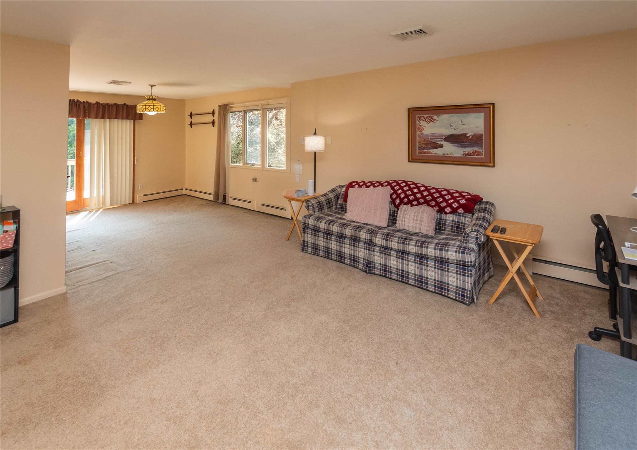 12 Oxford Road, New Windsor, NY 12553