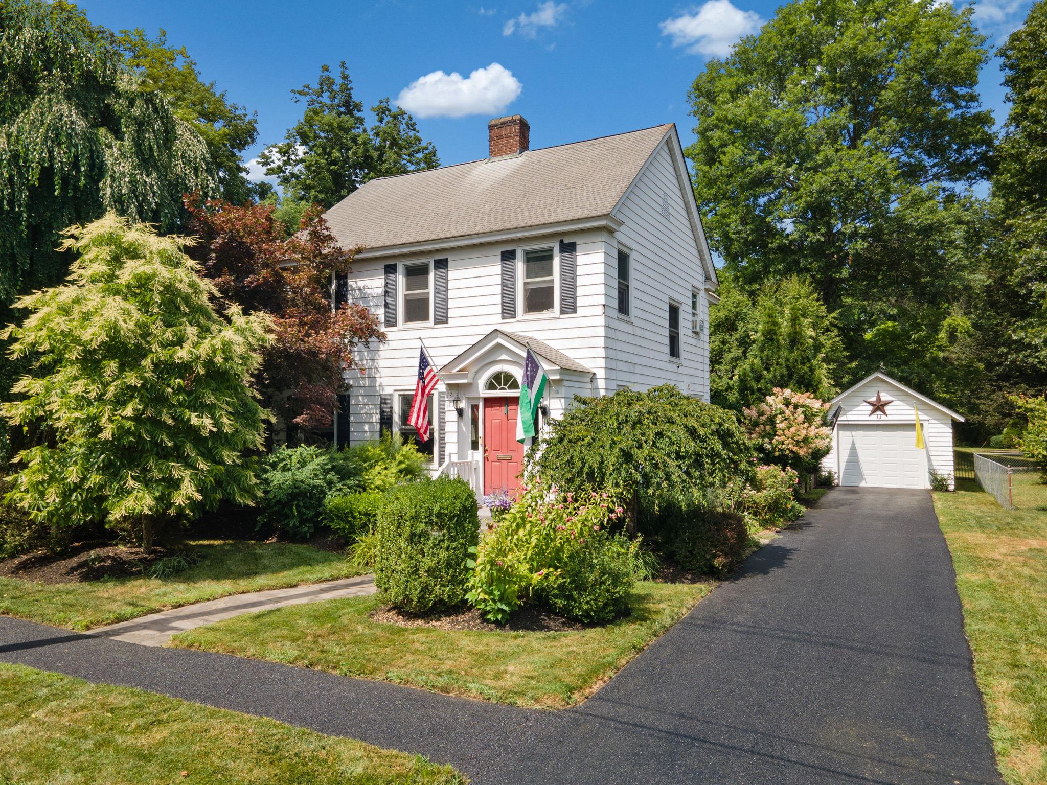 8 Hillcrest Avenue, Ellenville, NY 12428