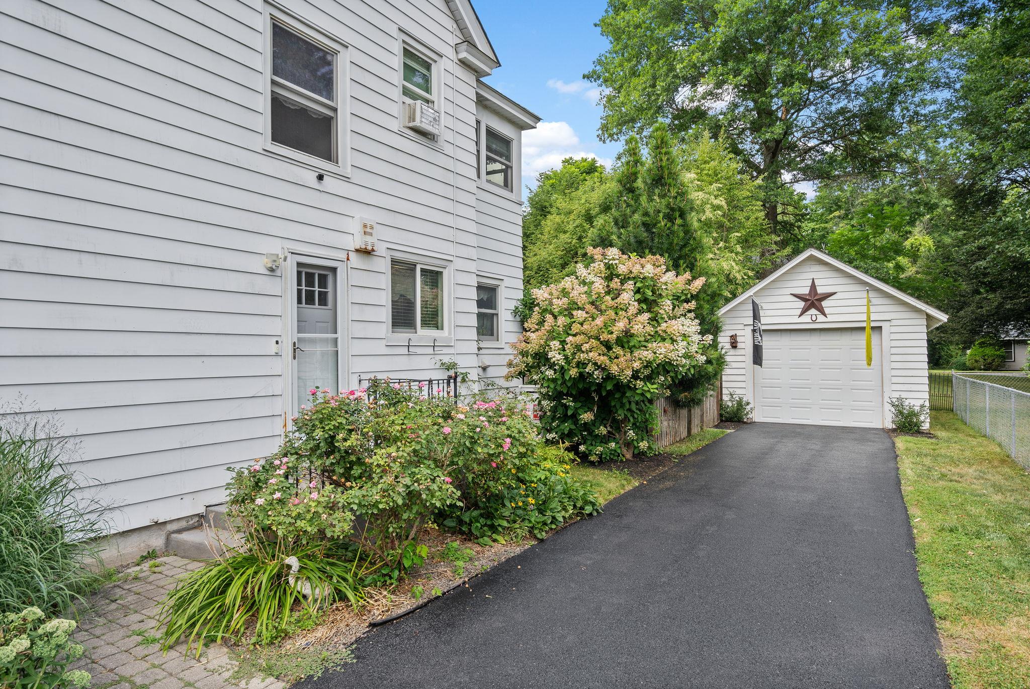 8 Hillcrest Avenue, Ellenville, NY 12428