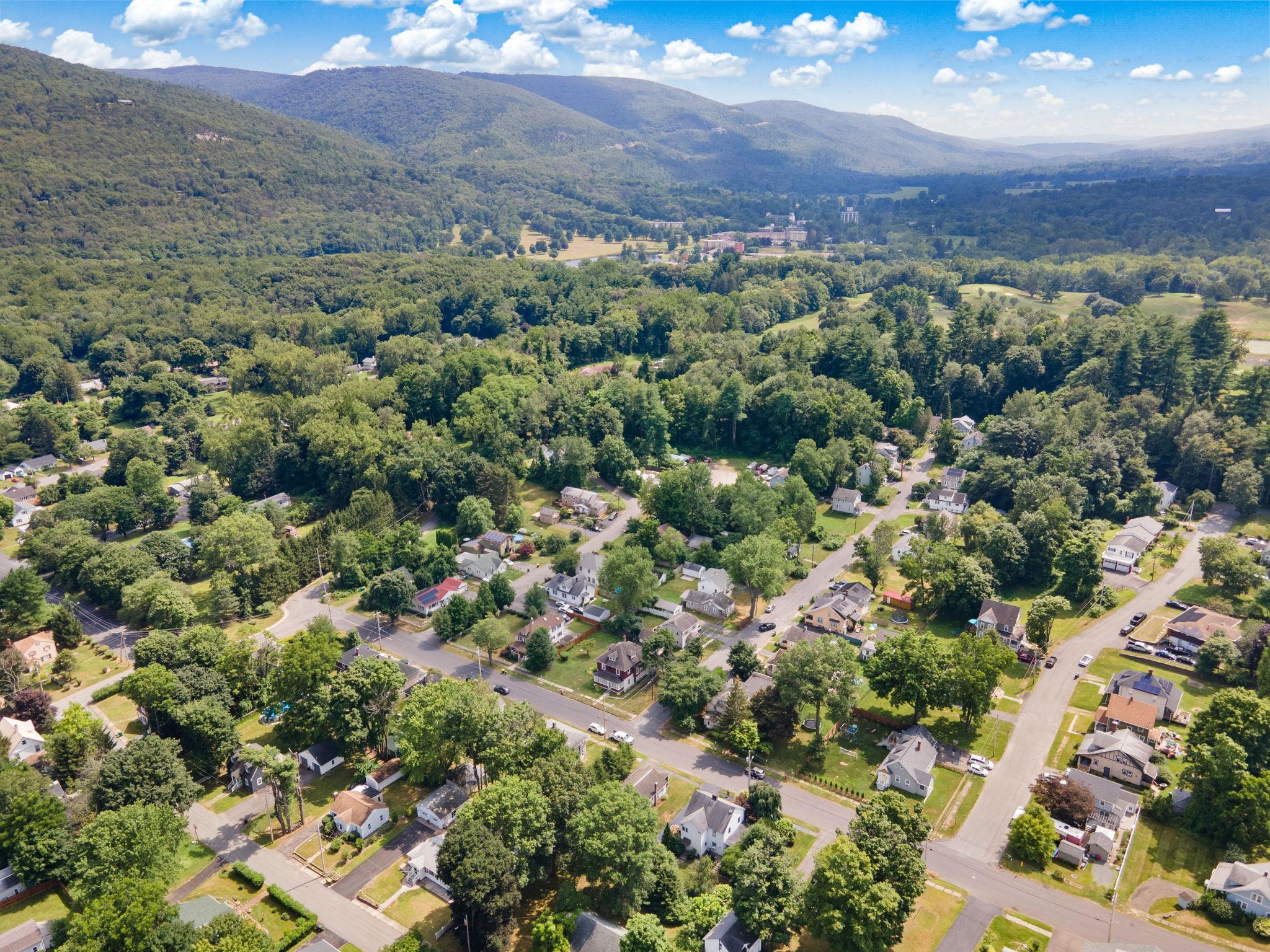 8 Hillcrest Avenue, Ellenville, NY 12428