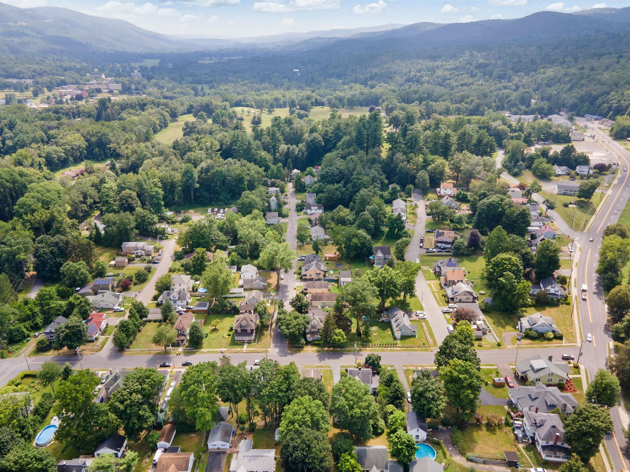 8 Hillcrest Avenue, Ellenville, NY 12428