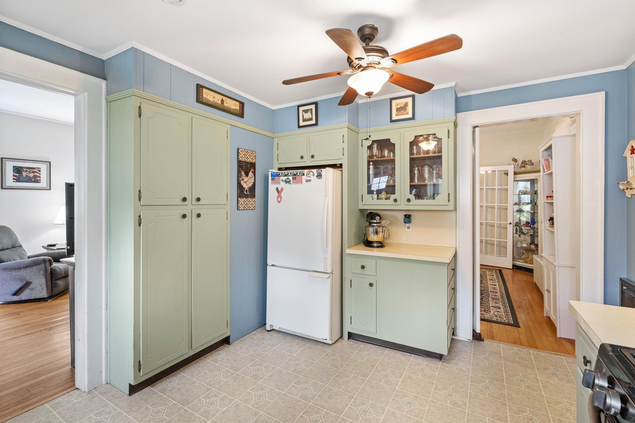 8 Hillcrest Avenue, Ellenville, NY 12428