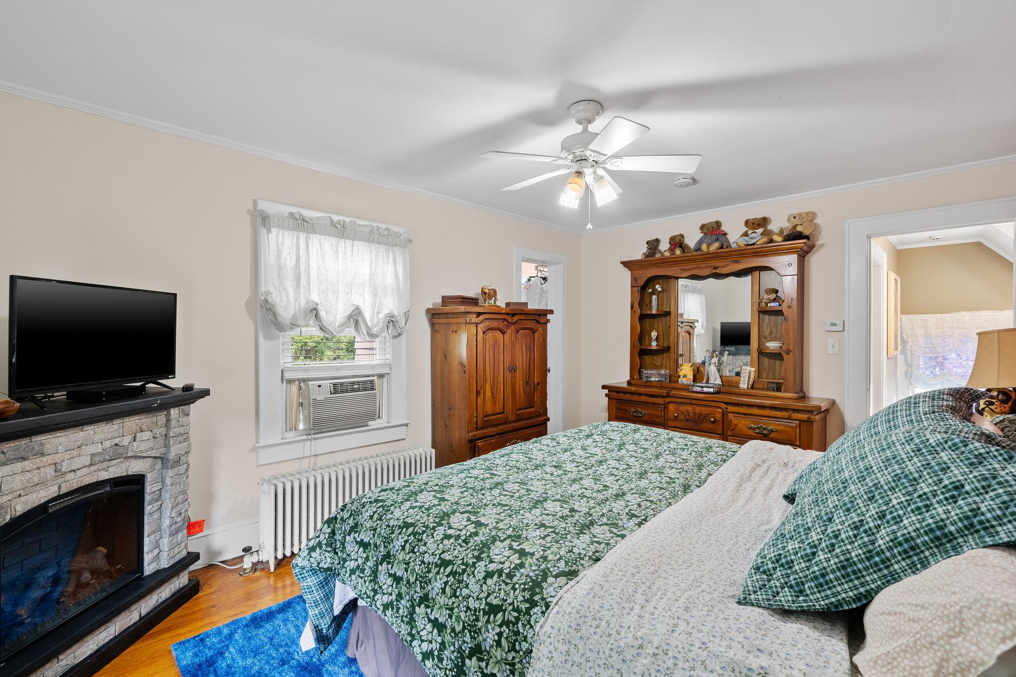 8 Hillcrest Avenue, Ellenville, NY 12428