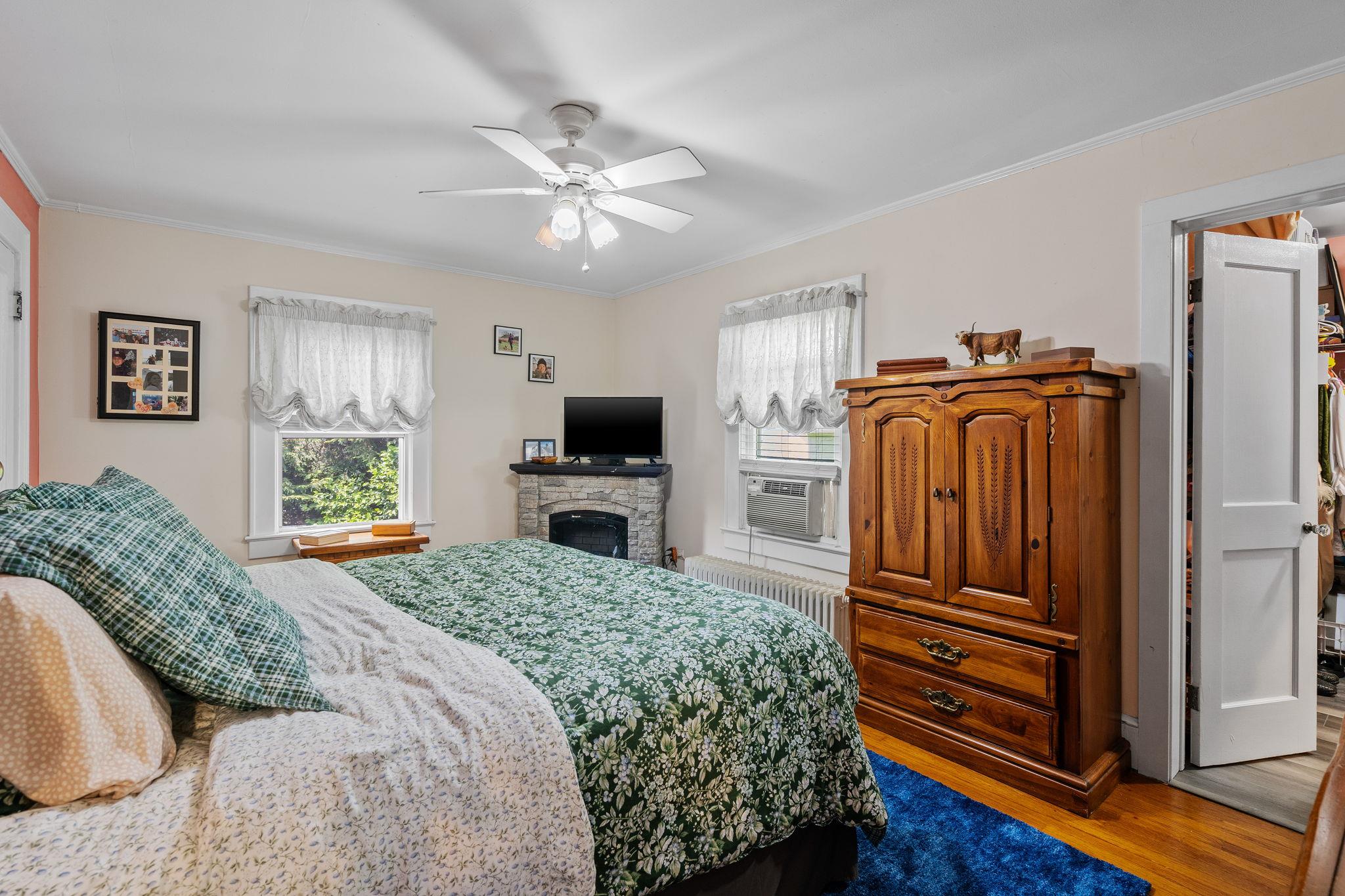 8 Hillcrest Avenue, Ellenville, NY 12428