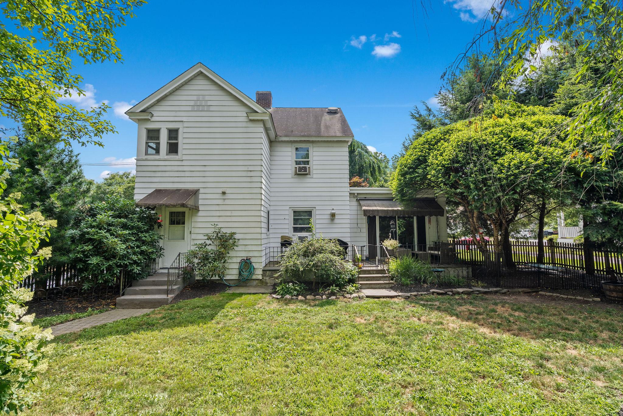 8 Hillcrest Avenue, Ellenville, NY 12428