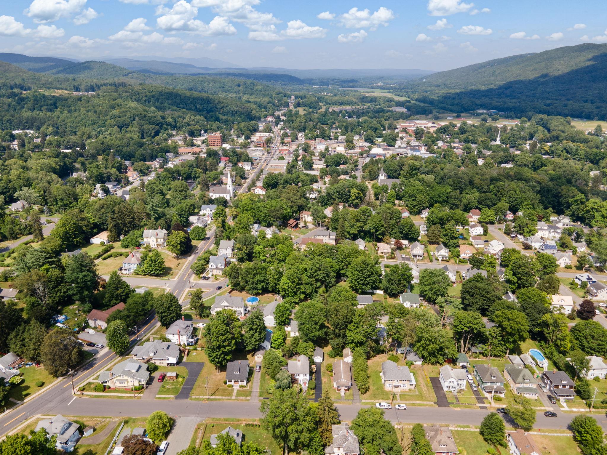 8 Hillcrest Avenue, Ellenville, NY 12428