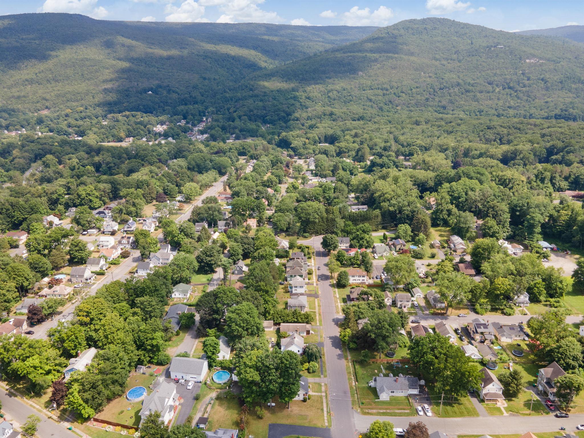 8 Hillcrest Avenue, Ellenville, NY 12428