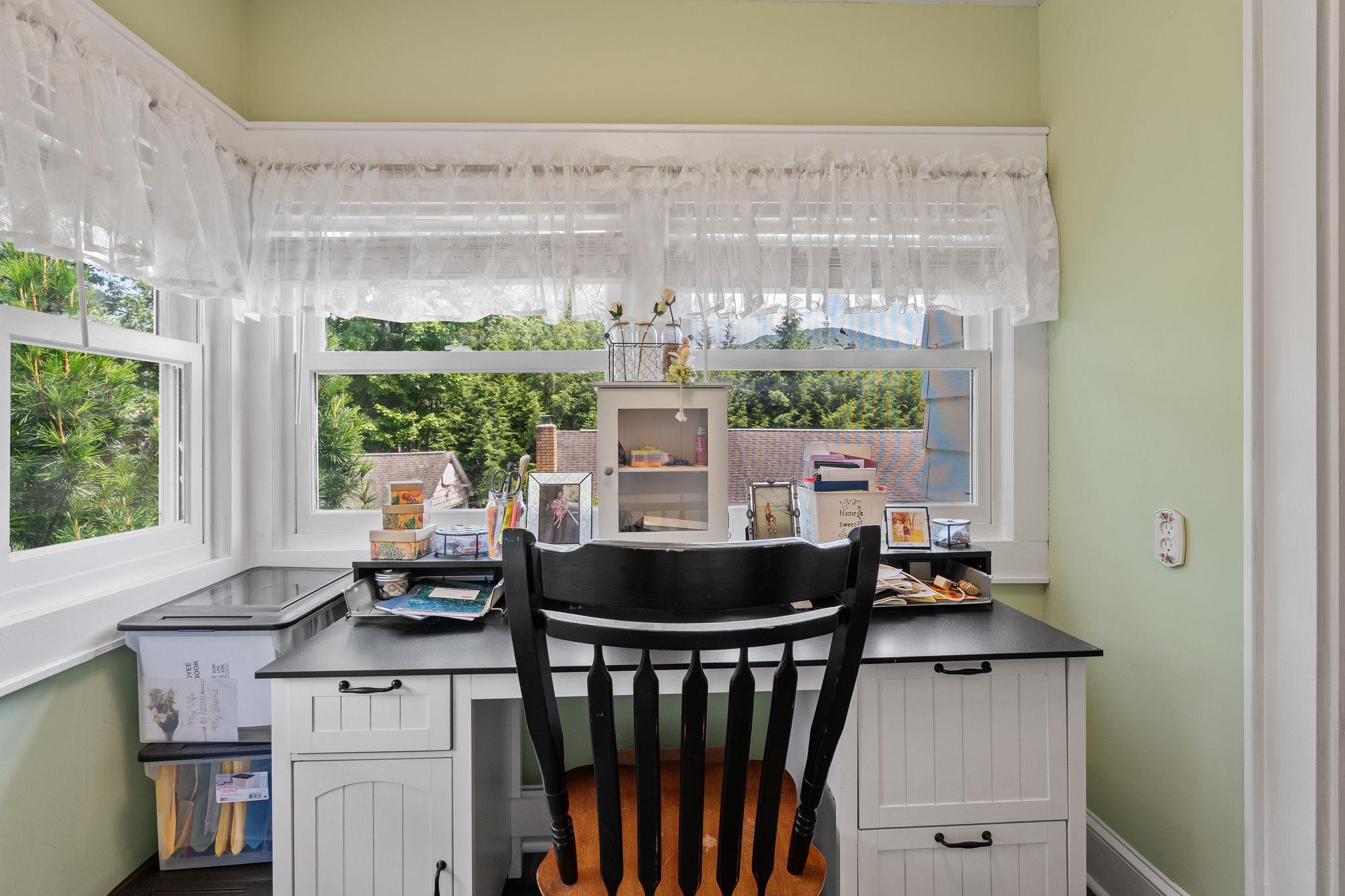 8 Hillcrest Avenue, Ellenville, NY 12428