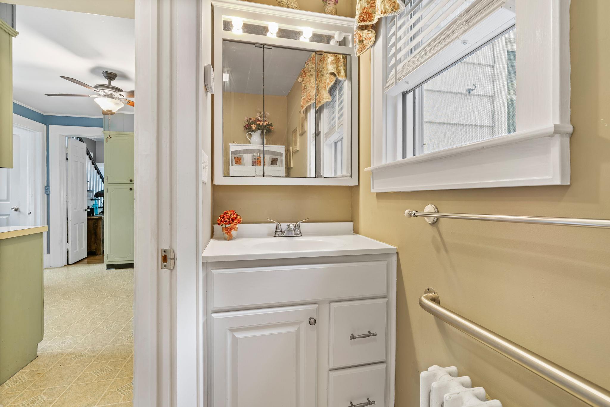 8 Hillcrest Avenue, Ellenville, NY 12428