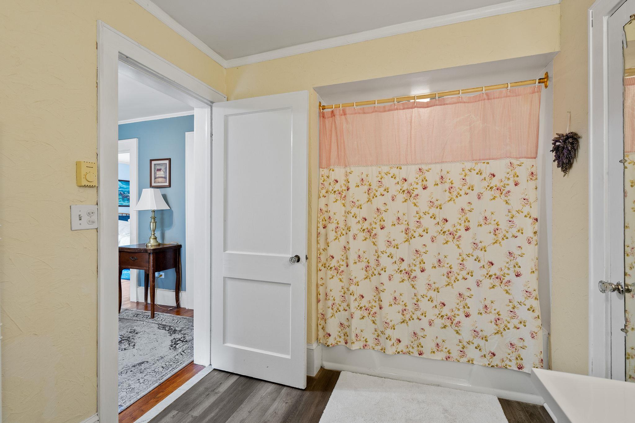 8 Hillcrest Avenue, Ellenville, NY 12428