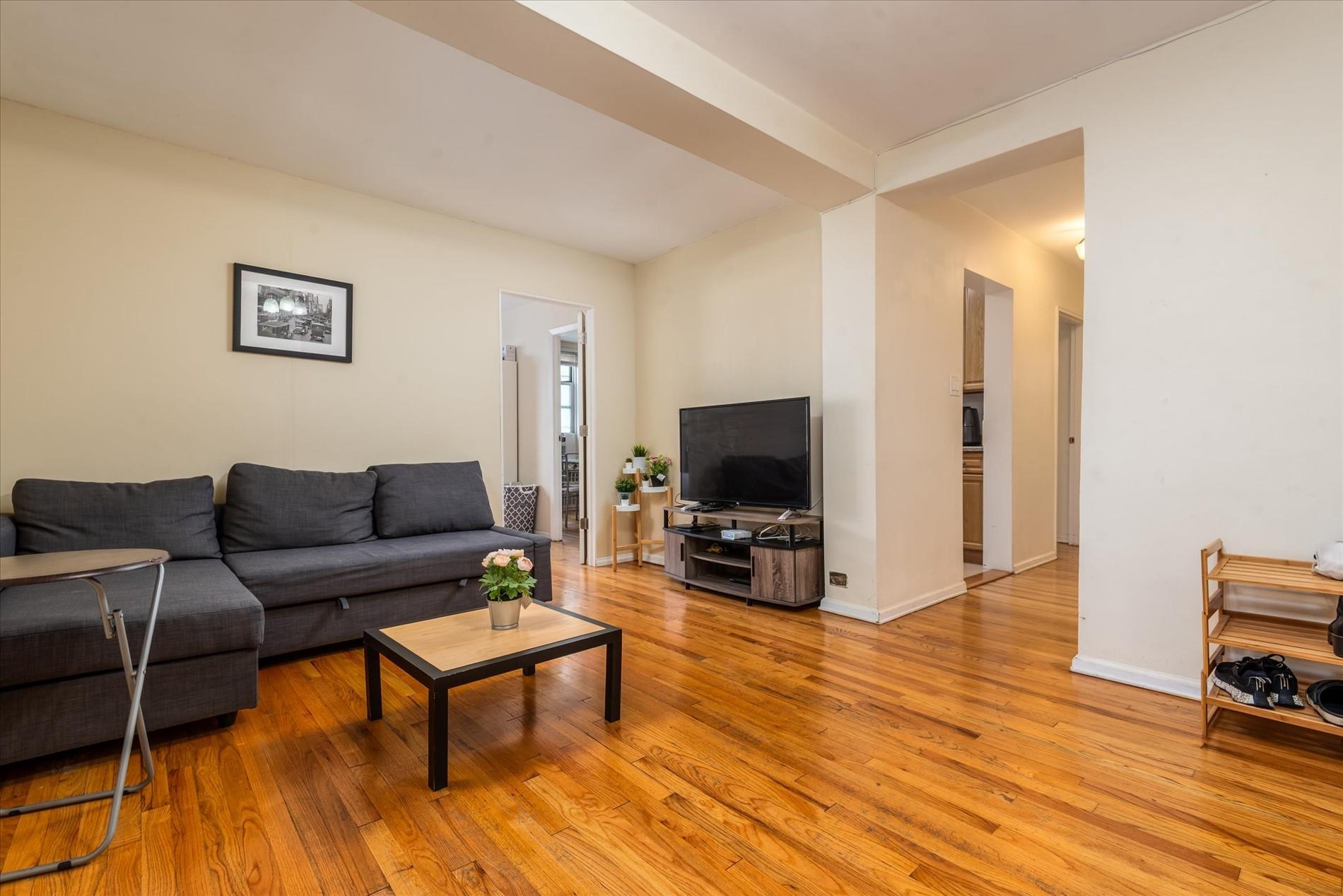 60-11 Broadway # 3L, Woodside, NY 11377