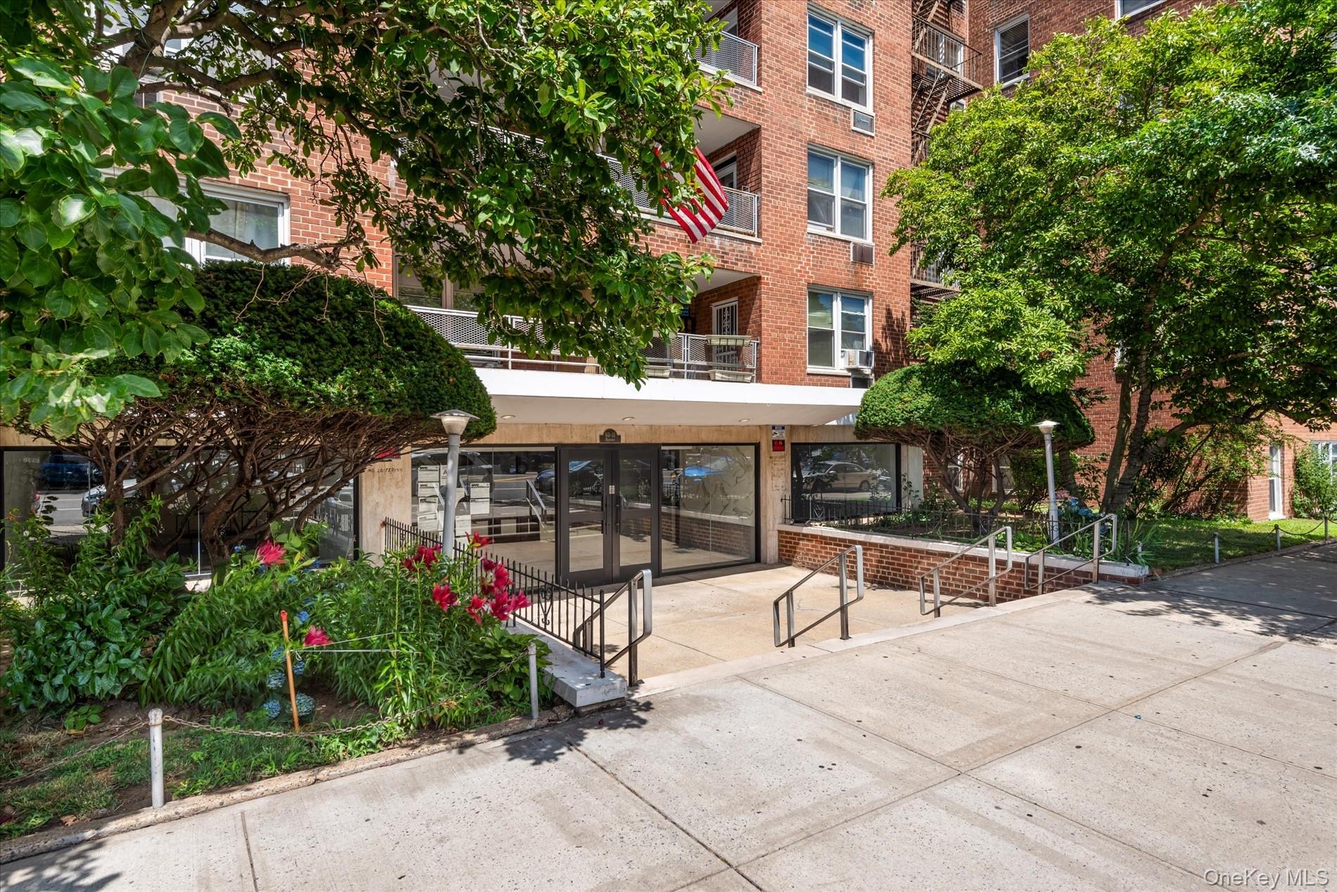 60-11 Broadway # 3L, Woodside, NY 11377