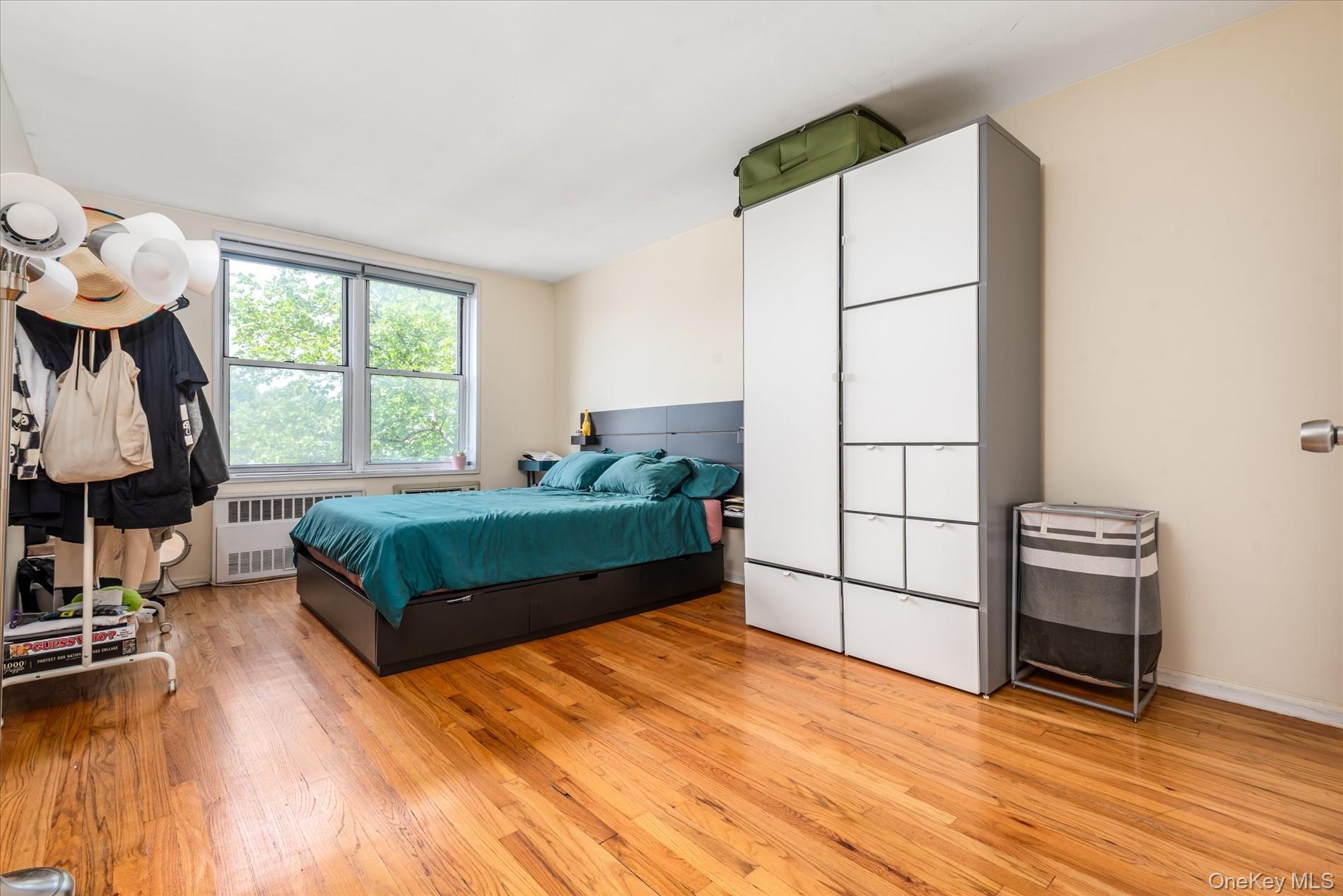 60-11 Broadway # 3L, Woodside, NY 11377