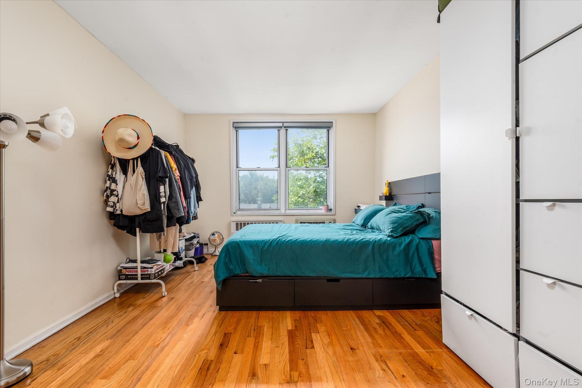 60-11 Broadway # 3L, Woodside, NY 11377