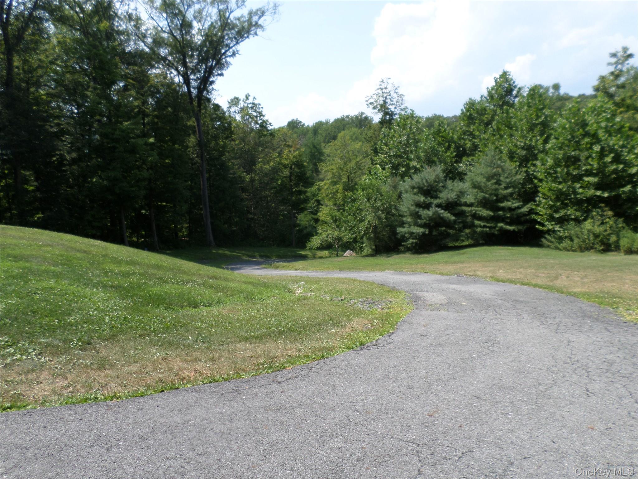 1974 St Rte 32, New Windsor, NY 12553