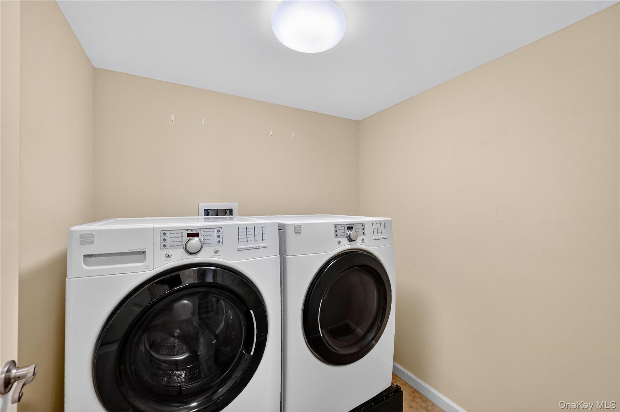 1974 St Rte 32, New Windsor, NY 12553