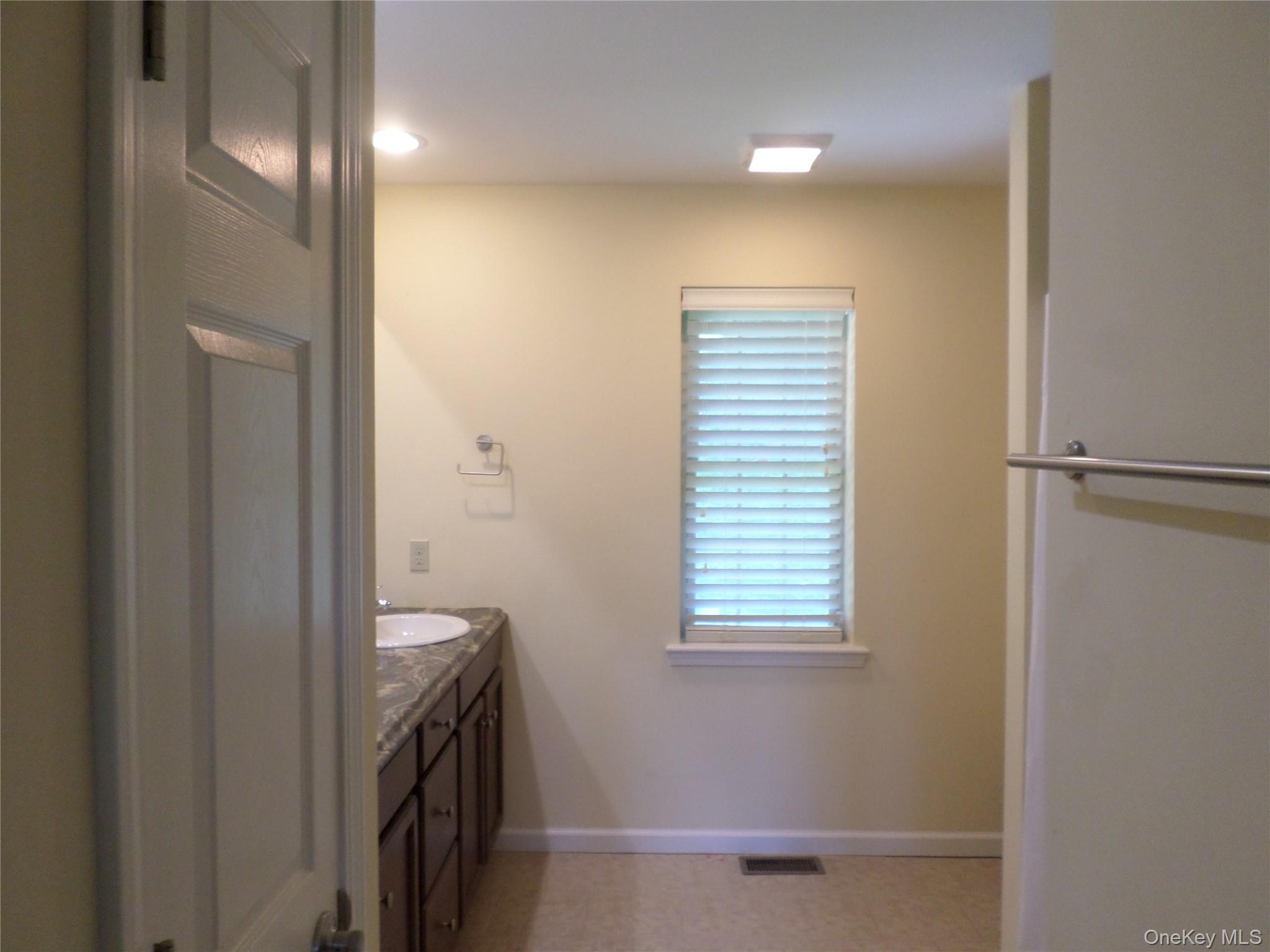 1974 St Rte 32, New Windsor, NY 12553