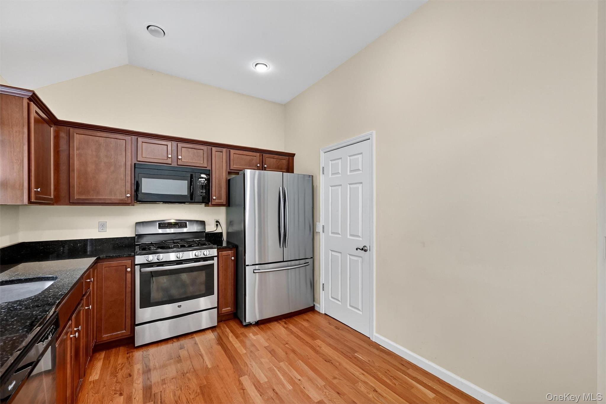 1974 St Rte 32, New Windsor, NY 12553