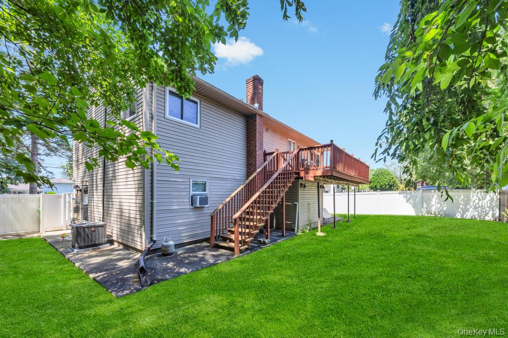 371 W 20th Street, Deer Park, NY 11729