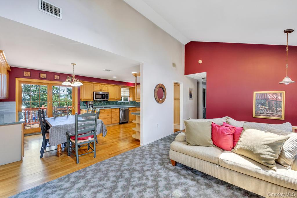 371 W 20th Street, Deer Park, NY 11729