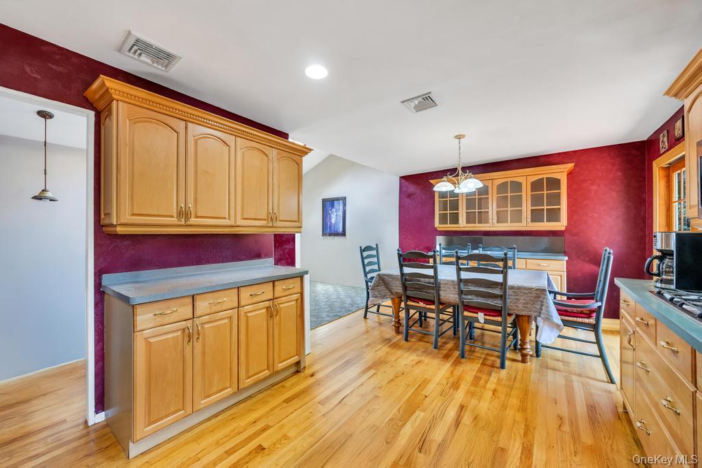 371 W 20th Street, Deer Park, NY 11729