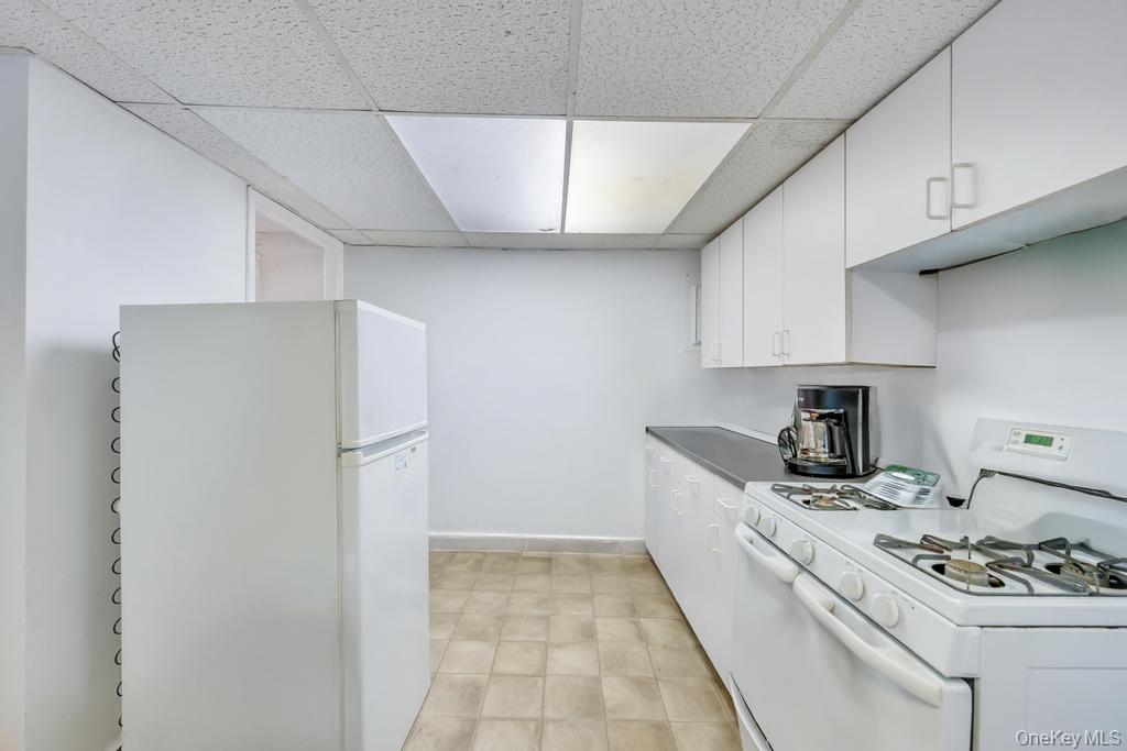 371 W 20th Street, Deer Park, NY 11729