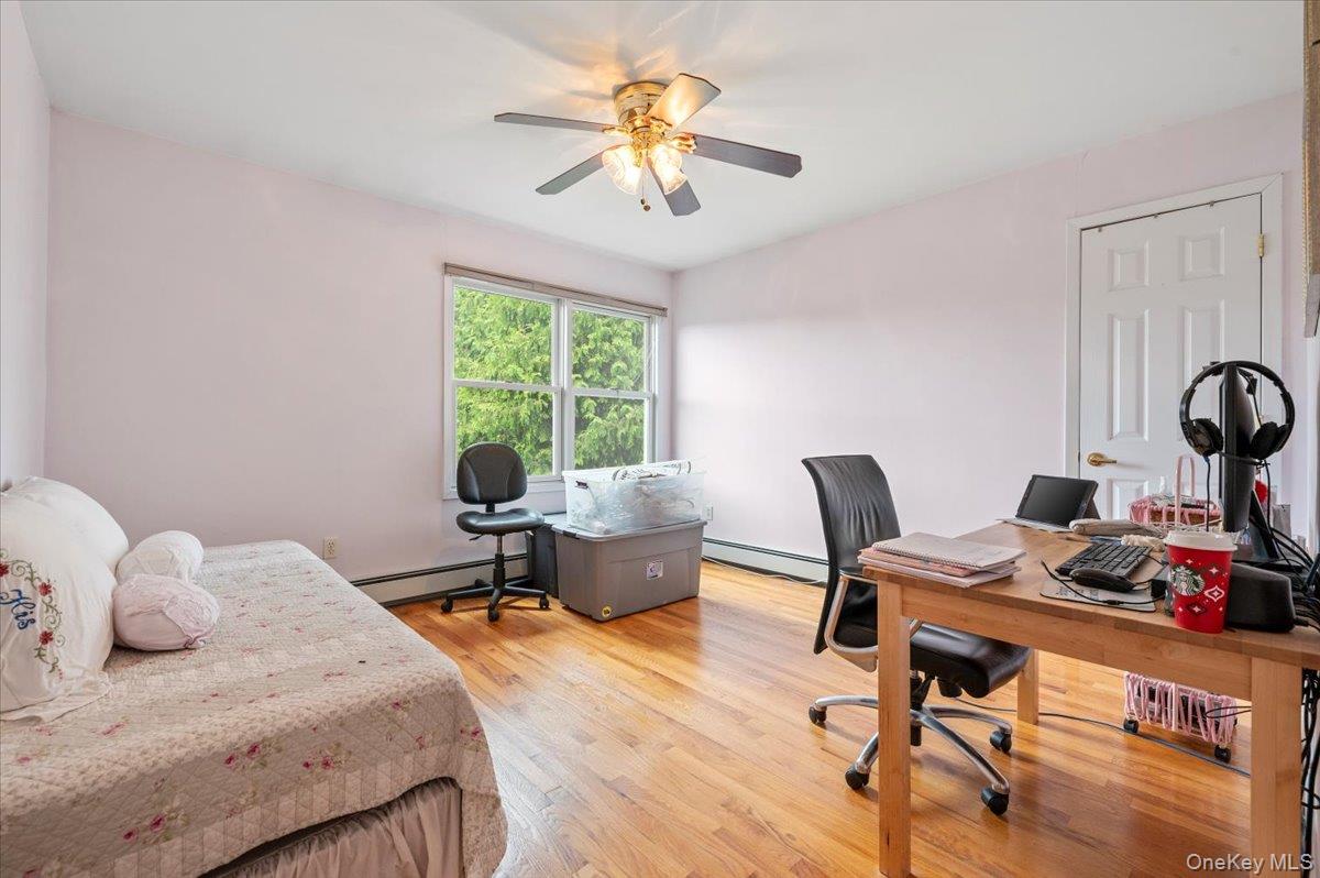 189 N Windhorst Avenue, Bethpage, NY 11714