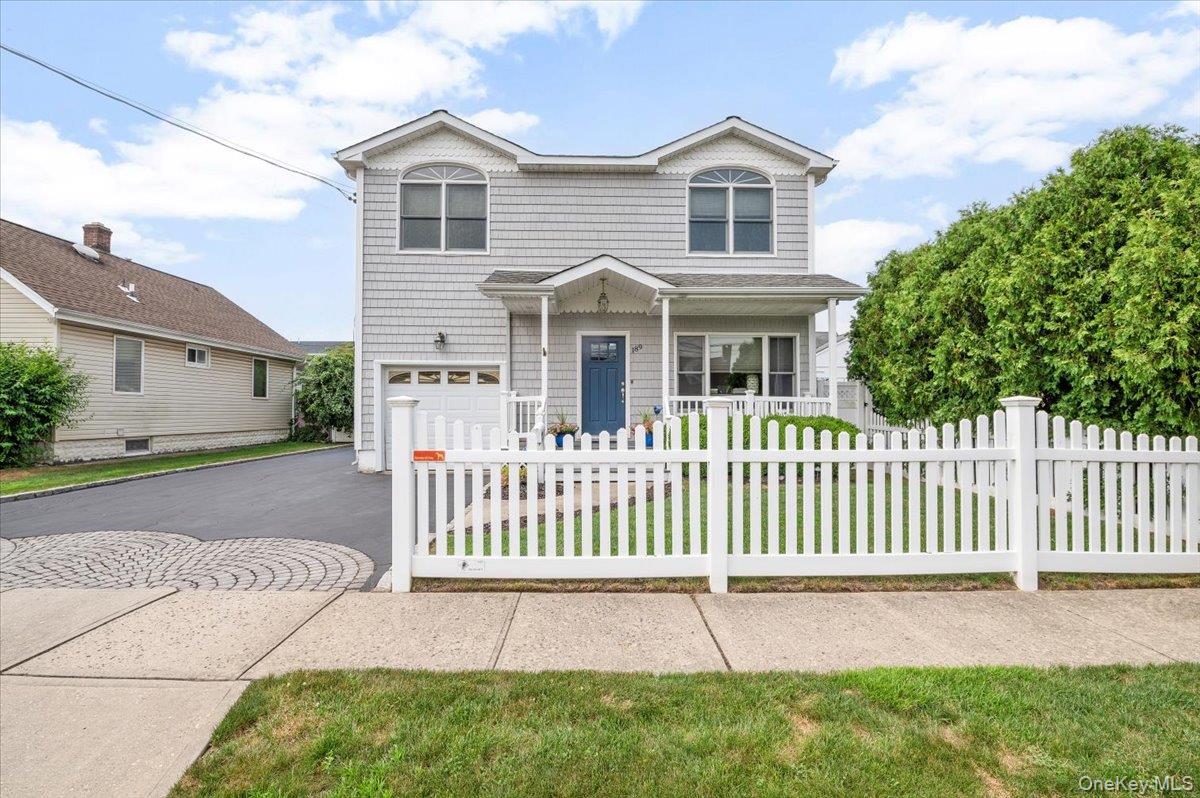 189 N Windhorst Avenue, Bethpage, NY 11714