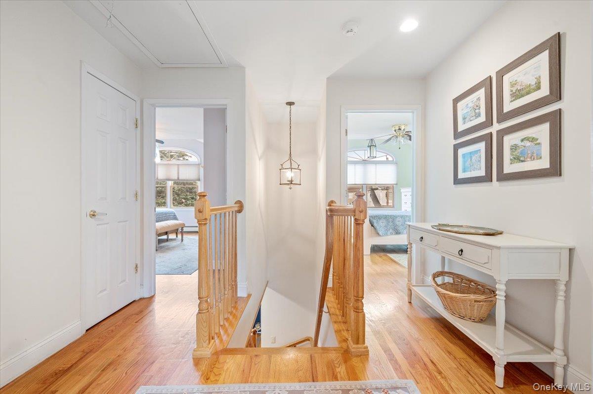 189 N Windhorst Avenue, Bethpage, NY 11714