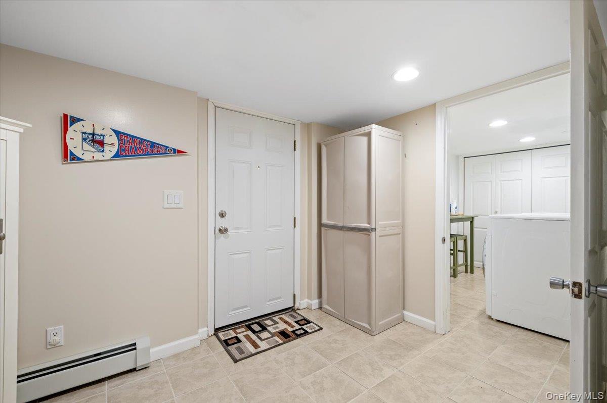 189 N Windhorst Avenue, Bethpage, NY 11714