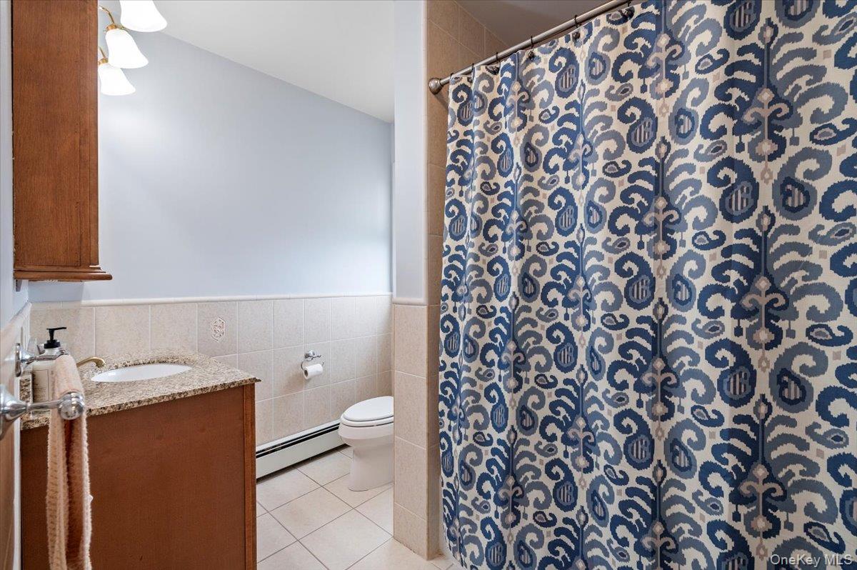 189 N Windhorst Avenue, Bethpage, NY 11714