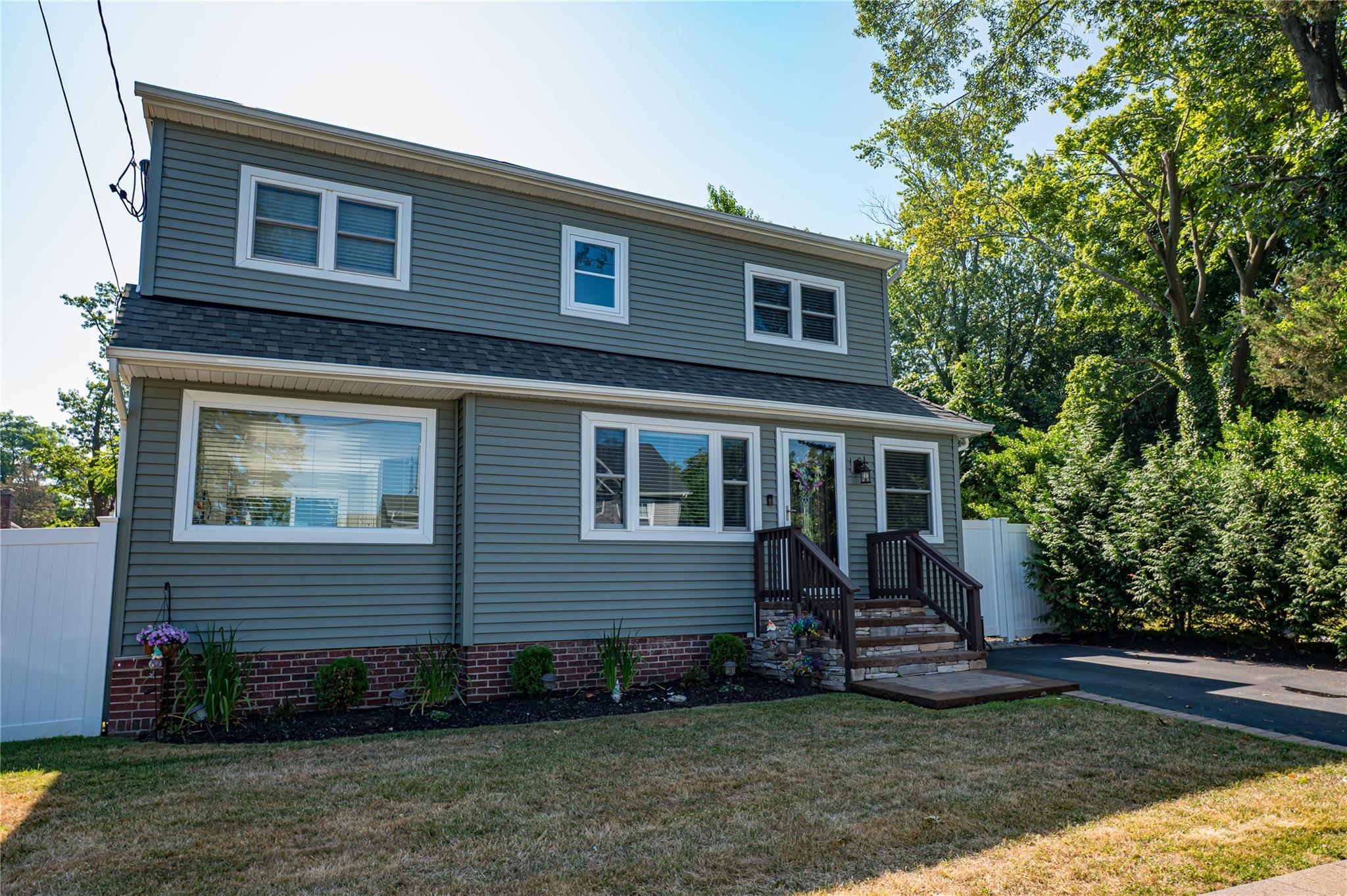 41 Dogwood Road, Rocky Point, NY 11778